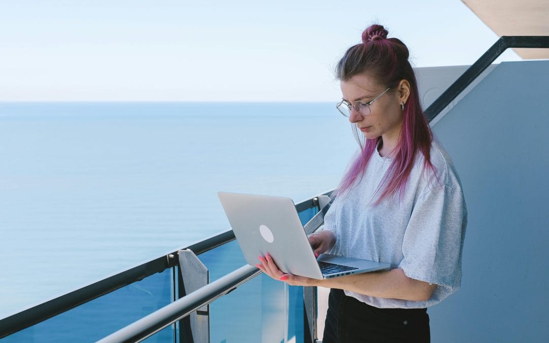 How to Choose the Best Lightweight Waterproof Jacket for Summer